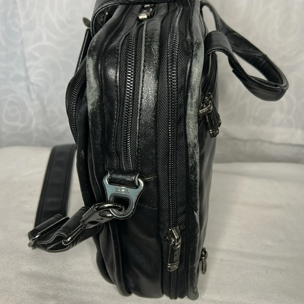 TUMI Rare black Alpha leather laptop briefcase messenger bag. Detach straps.